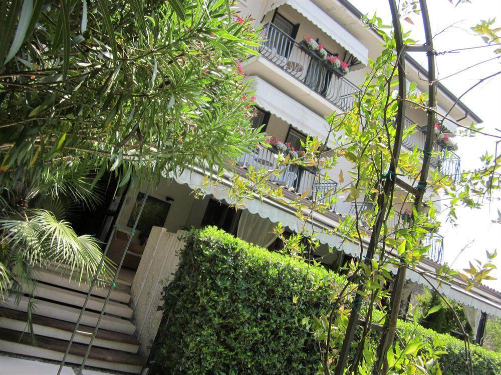 Hotel Marina Torri Del Benaco Exterior foto