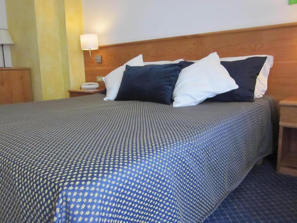 Hotel Marina Torri Del Benaco Quarto foto